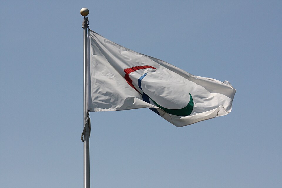Die Paralympische Flagge
